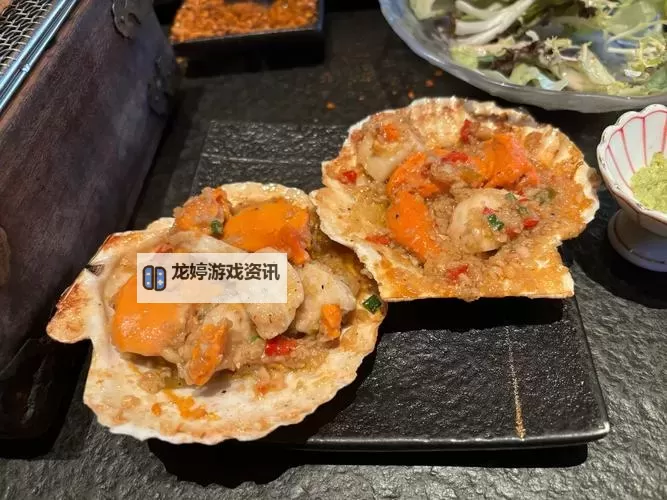 在桌子底下吃你的扇贝:秘密角落的海鲜盛宴图1