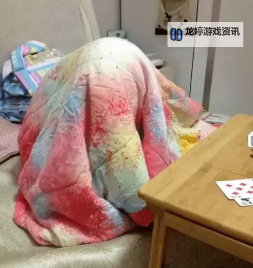 床上打扑克不盖被子免费视频：轻松休闲的惬意时光图1