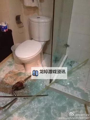 浴室自杀22天:一段悲伤的阴影与未解之谜图1